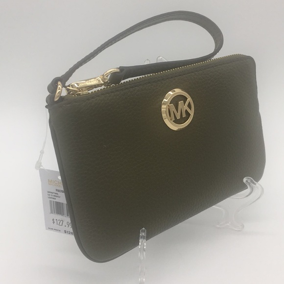 Michael Kors FULTON DUFFLE Lg TZ Wristlet Leather - Picture 2 of 8